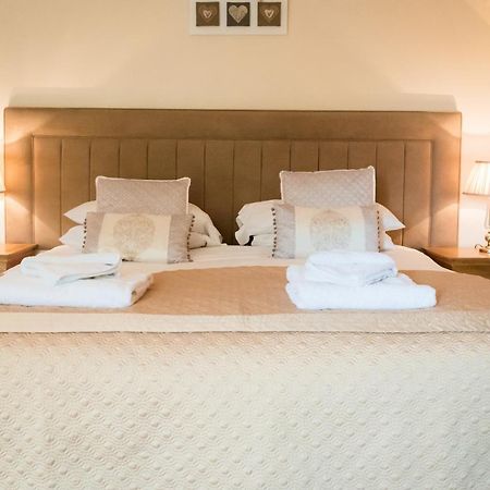 Villa The Granary With Hot Tub Forgandenny Esterno foto