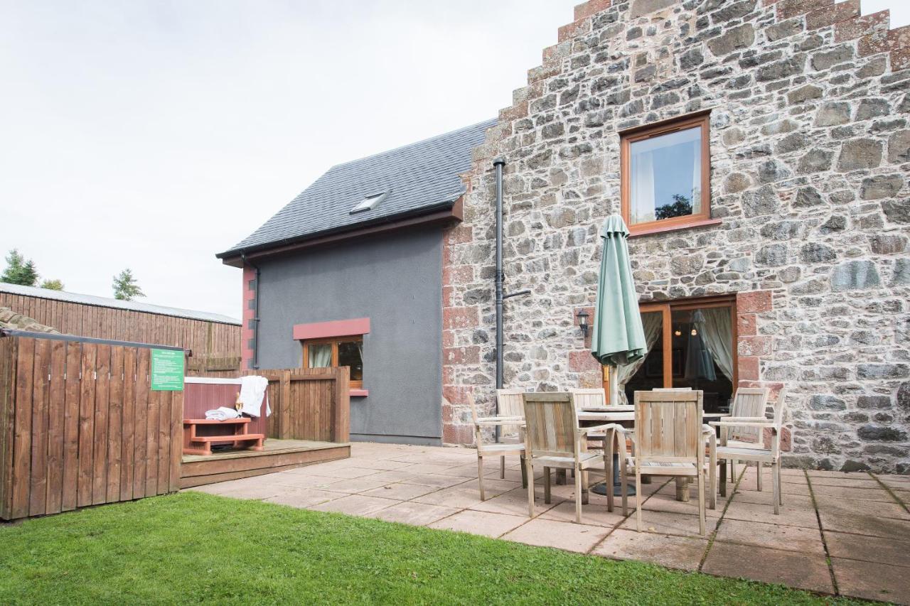 Villa The Granary With Hot Tub Forgandenny Esterno foto