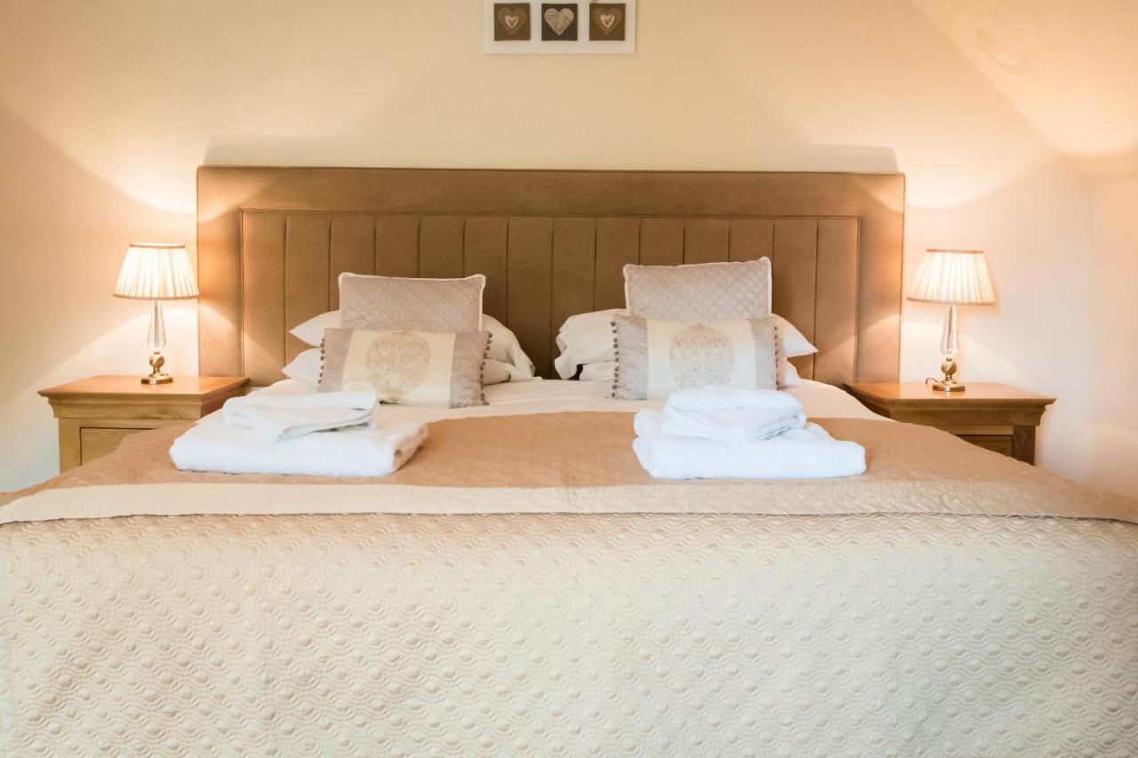 Villa The Granary With Hot Tub Forgandenny Esterno foto
