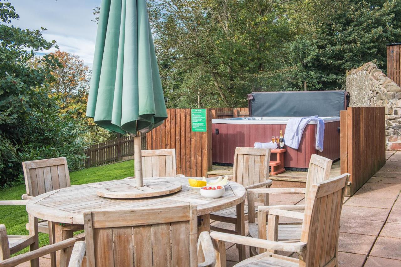Villa The Granary With Hot Tub Forgandenny Esterno foto
